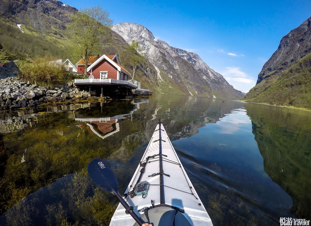挪威，Tomasz Furmanek一名IT工作者也是一名皮划艇爱好者，多年来，他时不时就荡着他的皮划艇在挪威旅游...
