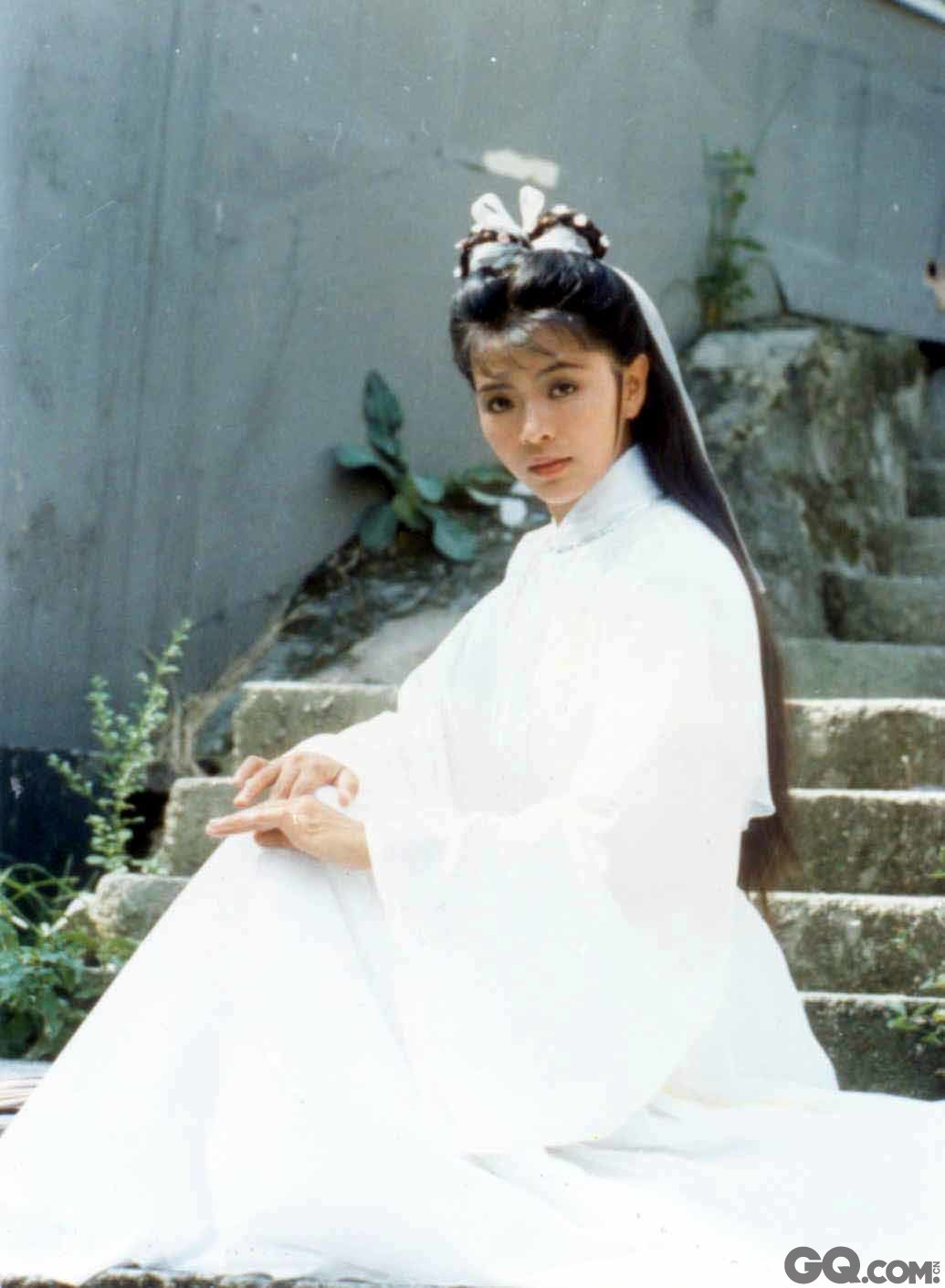 陈玉莲外表清丽脱俗，眼神灵动，有着一种淡然不争的气质，也被很多人认为是史上最美丽的小龙女，她和华哥的组合也被奉为经典。