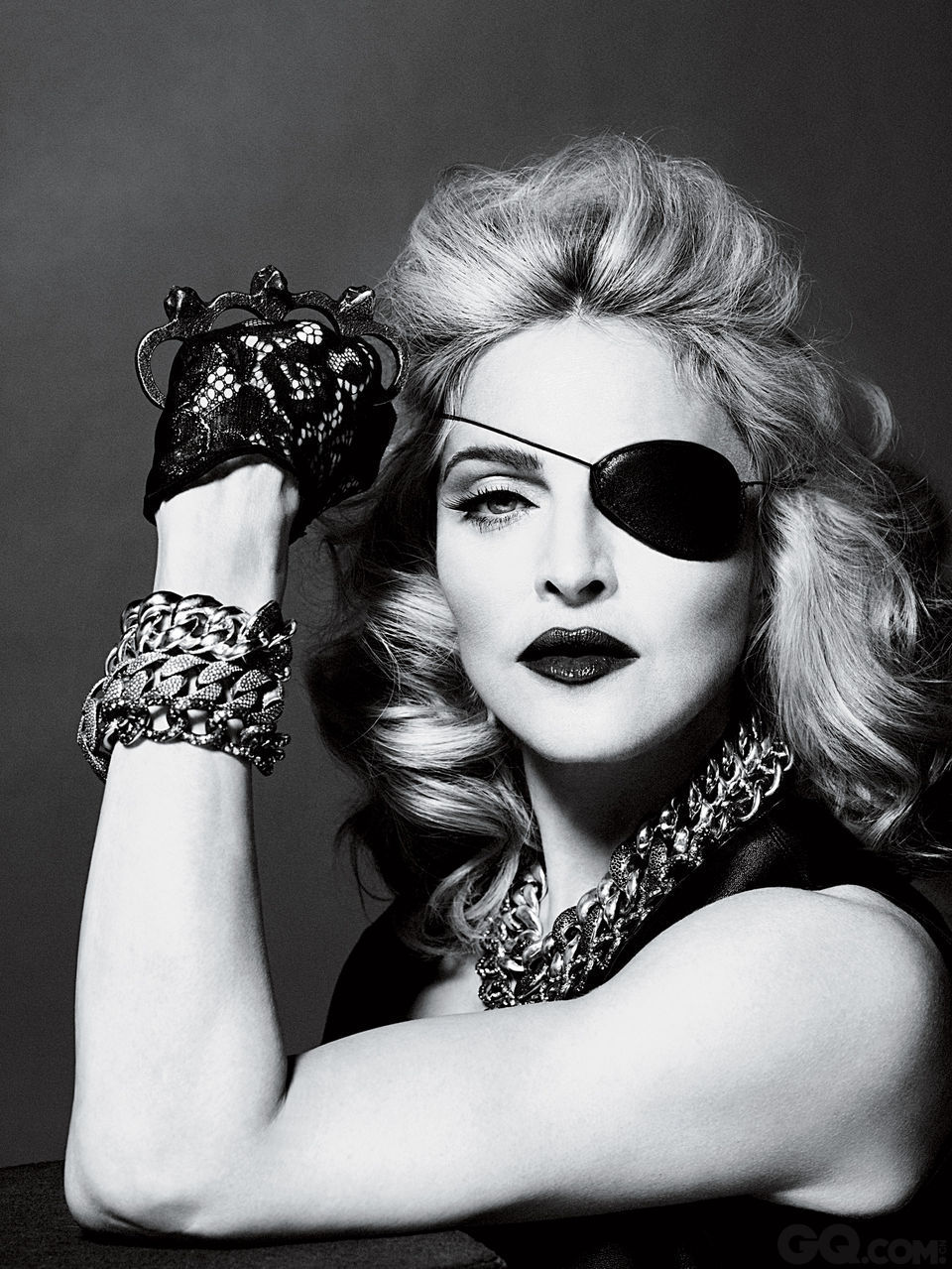 8.麦当娜 (Madonna) – 140
根据StarMap，麦当娜曾就读密西根大学音乐舞蹈戏剧学院，虽然没顺利毕业，但为了搬去纽约市开始追求自己在现代舞这一行的梦想，没读完也算是值得的。毕竟她就是搬去纽约之后才开始走红的啊！同时，她也是个很有商业头脑的聪明投资者，像是在1992年她就创了娱乐公司Maverick赚了不少钱呢！