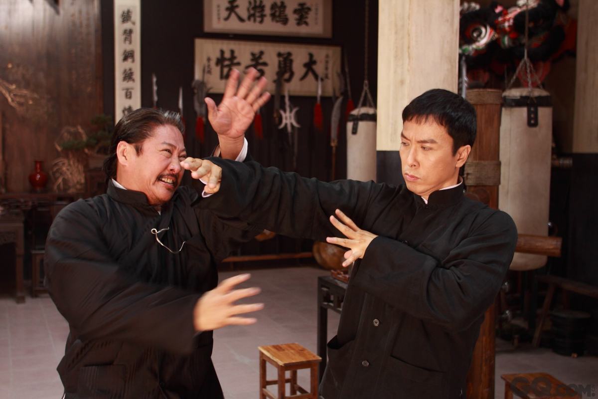 《叶问》系列的成功，是叶伟信的一次厚积薄发，票房连连告捷，叫好又叫座。他也凭借三部《叶问》，三度提名香港电影金像奖的最佳导演奖，成为香港导演中不容忽视的一位。
