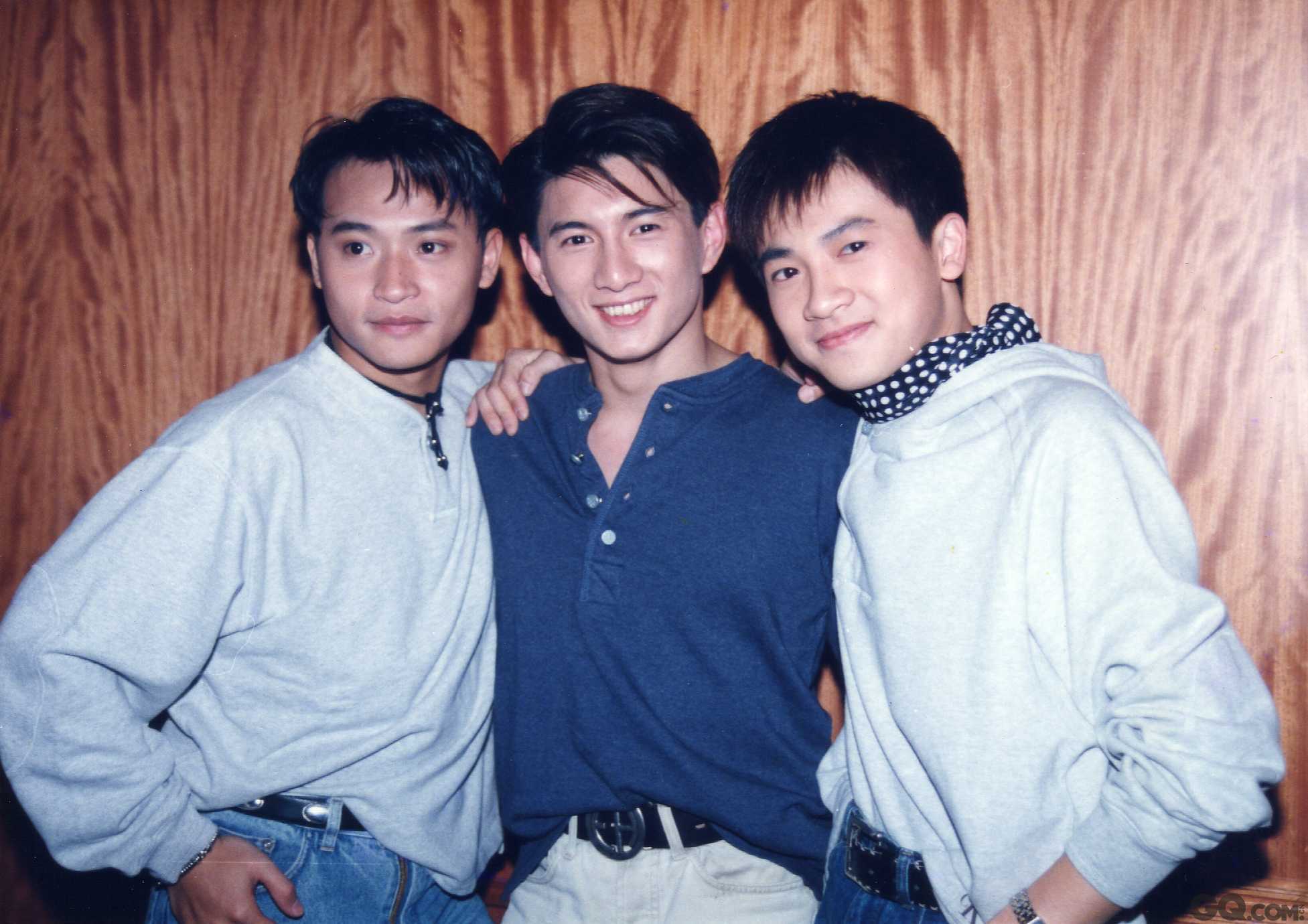 1988年，陈志朋作为小虎队成员“小帅虎”出道，随即这支青春洋溢的三人男子团体迅速成为华语乐坛最具影响力的偶像团体，见证和代表了一代人的青春岁月，然而因为三人先后应征入伍，“小虎队”被迫解散，也成为粉丝心中无法割舍的遗憾和回忆。