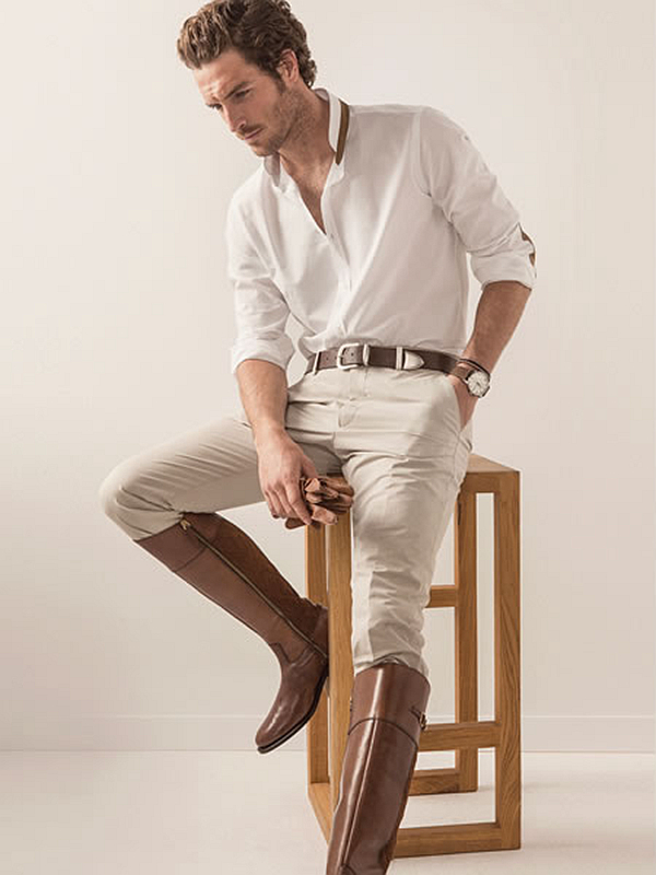 Massimo Dutti的悠闲中透露着魅力，是最让人着迷的。高筒的褐色马靴，解开两粒扣的衬衣，随意挽起的衣袖，都显出一副富家公子的气质。皮带的点缀，更显得人挺拔。