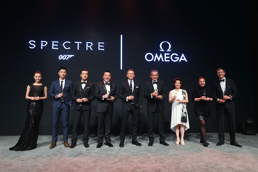 2015年11月13日，北京——瑞士著名钟表品牌欧米茄 (OMEGA) 震撼呈献 “欧米茄《007:幽灵党》 (SPECTRE) 特别放映会及欢庆派对”，庆祝《007:幽灵党》于中国盛大上映。欧米茄全球总裁欧科华 (Stephen Urquhart) 先生与来自全球的数百位嘉宾盛装出席了当天的活动。观影结束后，007扮演者，欧米茄名人大使丹尼尔•克雷格 (Daniel Craig) 于欢庆派对上惊喜亮相。同时出席本次盛会的嘉宾还包括柏林电影节银熊奖得主廖凡、著名演员朱亚文、中国当红女演员、新生代人气小花旦迪丽热巴。