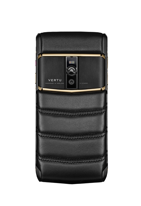英国奢华手机品牌Vertu发布了新一代的尖端高性能智能手机—全新Signature Touch。新一代Signature Touch结合尖端科技、专属服务和无与伦比的材质，将Vertu的英伦气质完美展现。