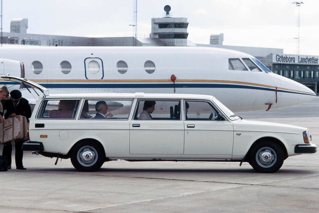 1979年，载客量堪比小巴士的Volvo 245 Transfer Taxi。