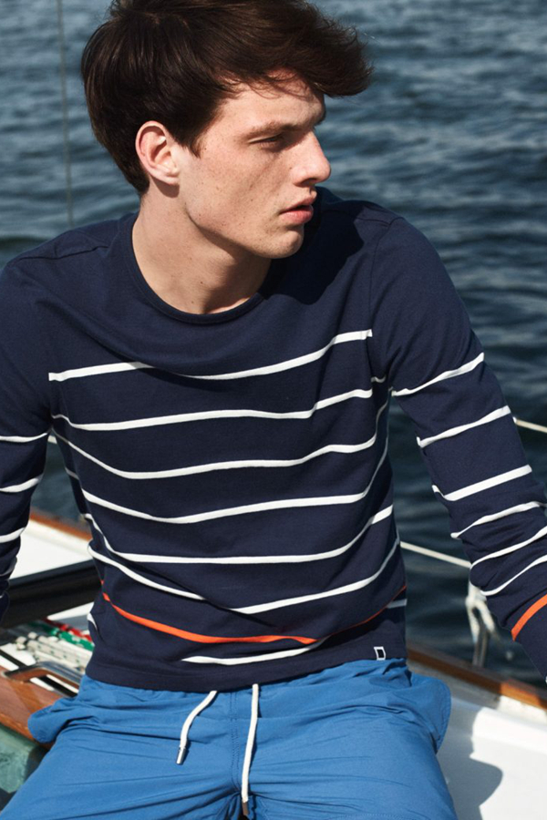 Solid & Striped推出男士泳裤系列，纯色的设计简约而百搭，搭配宽松的休闲款衬衫，显得慵懒。橘色的阳光、白色的纯净、军绿色的沉稳、以及蓝色的时尚，用这些色彩来丰富夏日的衣柜吧。