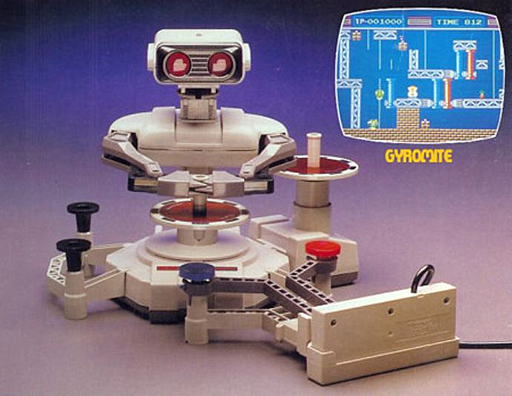 NO.1 R.O.B.机器人型手柄
R.O.B.是一款机器人外型的手柄，虽然看起来挺带感的，但它当时只能对两款游戏进行控制支持，而游戏形式也非常的奇怪，可操控性也不好，并没有太多吸引人的功能，虽然看起来能为游戏增加互动性，但一个机器人型的外设手柄真的没什么卵用。
