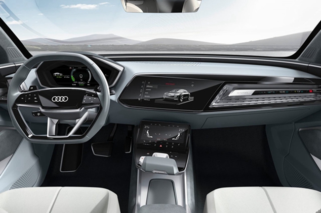 全新一代数位虚拟式座舱将未来人性直觉化操作界面提升至另一新境界。Audi e-tron Sportback 概念车运用大型 OLED 屏幕打造全新一代虚拟座舱，驾驶可从方向盘后方的独立显示屏幕，随时接收车速、电量，以及续航距离等资讯。
