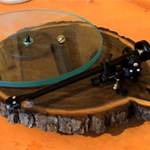 用树木打造的黑胶唱片机