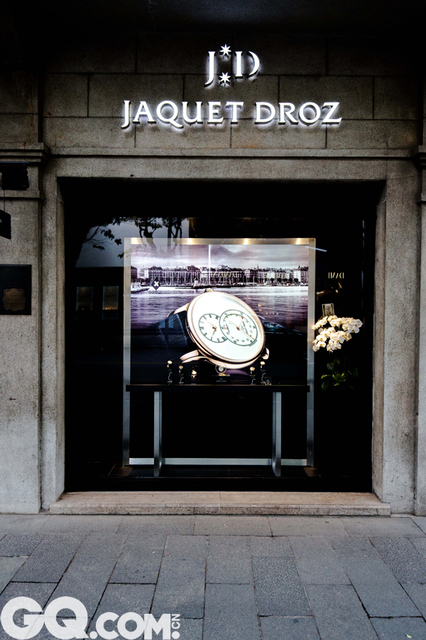 2014年11月14日，雅克德罗（Jaquet Droz）上海新天地精品店重新开业，品牌传承近三百年的历史自此揭开全新篇章。两大主角雅克德罗和中国，共同谱写忠诚执著、相知相惜和卓越非凡的主题。
