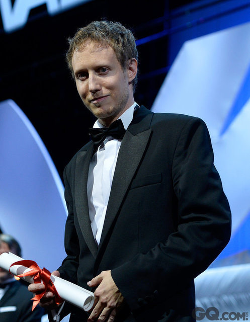法国导演雅克-欧迪亚的《流浪的迪潘》摘得金棕榈大奖，匈牙利导演拉斯洛-杰莱斯的处女作《索尔之子》获得评审团大奖。