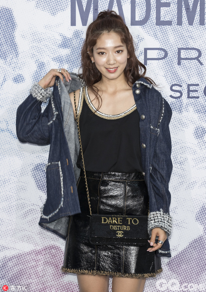 2017年6月21日，韩国首尔，众星出席Chanel展活动。