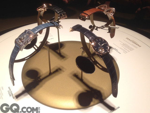 2016SIHH日内瓦表展上,桌上摆着的是帕玛强尼从创立至今20年中，所创作的机芯、腕表，集中体现了帕玛强尼在业界领先的技术