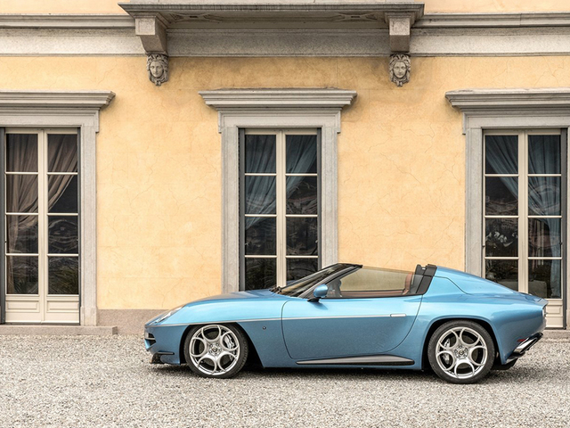 在此之前，Carrozzeria Touring曾经打造过一款根据阿尔法罗密欧8C为蓝本的Disco Volante，其充满生命力的绝美造型曾令《Top Gear》的毒舌主持人Jeremy Clarkson迷醉在阿尔卑斯山的蜿蜒山路上。如今，为了庆祝品牌90年来的孜孜不倦和完美手工艺，以阿尔法罗密欧8C Competizione Spider为基础，Carrozzeria Touring打造了这款车。