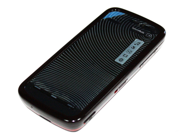NO.5诺基亚5800
作为诺基亚全球首款全触屏的智能手机，诺基亚5800的历史意义非凡。截止2009年4月，此款手机的销售量达到了1300万部。5800的配置和外观在当时的水平都处于业内的领先水平。经典的发布和狂热的追捧，都创造了一个手机时代的神话。
