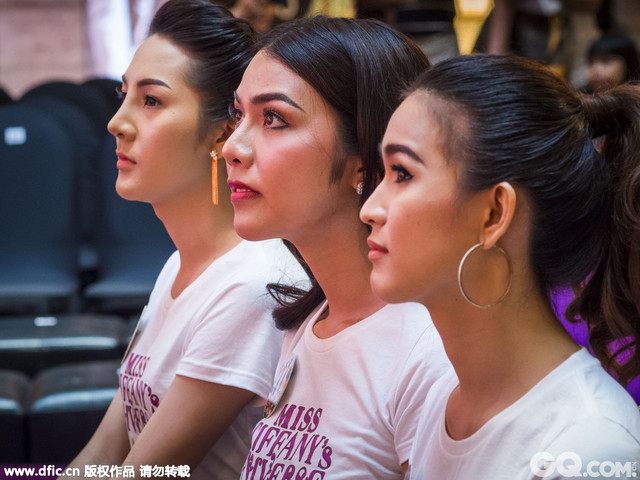 近日，泰国曼谷，约一百名参赛者即将角逐“2015蒂芙尼小姐”：环球变性人选美大赛，最后的冠军之争将在5月8日举行。