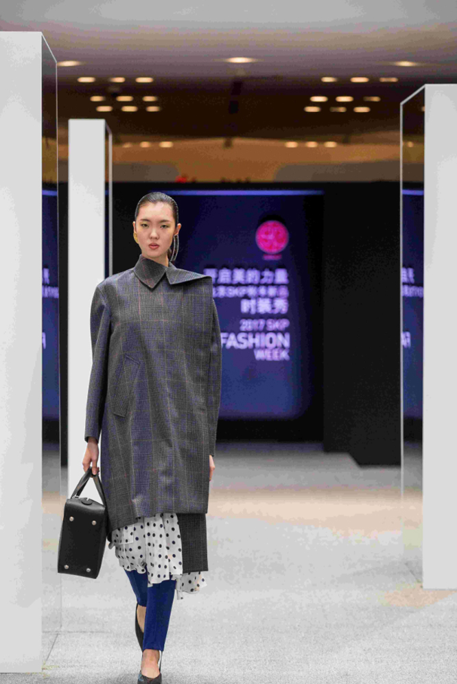SKP秋冬新品时装秀华丽启幕 开启美的力量 缔造时尚梦想