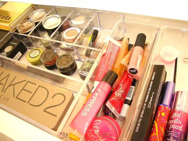 买买买之后,如何整理收纳成堆的化妆品?