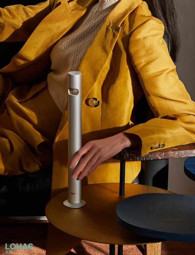 ”光之诗歌”话题阅读破千万，Jya新光台灯轻松”破圈”