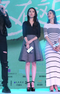 众女星穿着Giuseppe Zanotti Design亮相上海电影节