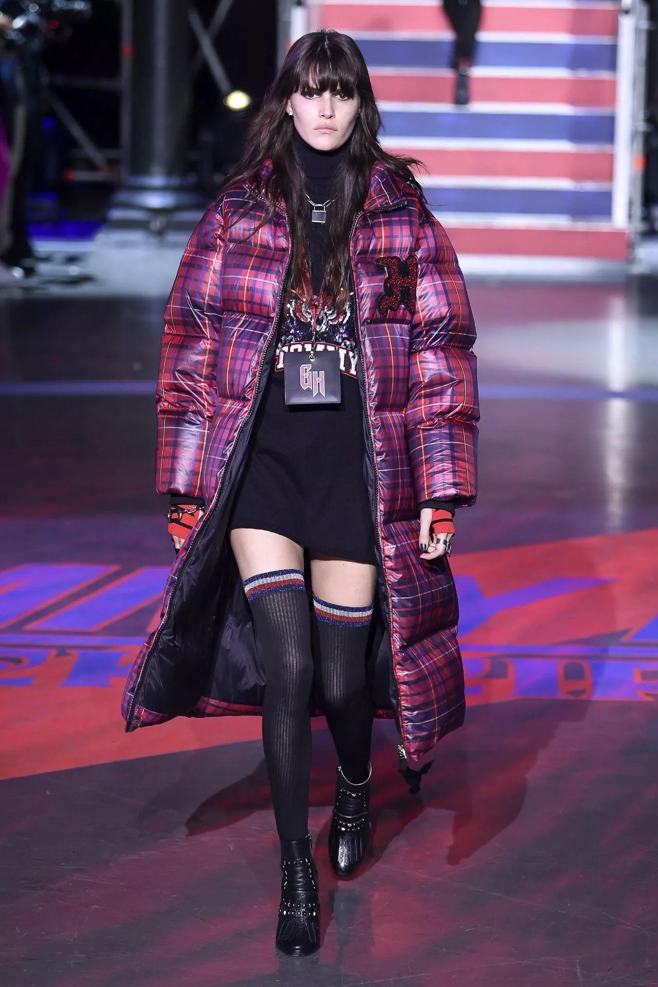 韩国模特韩风女装秋冬装羽绒服韩国街拍|摄影|人像|HDS灰度电商 - 原创作品 - 站酷 (ZCOOL)