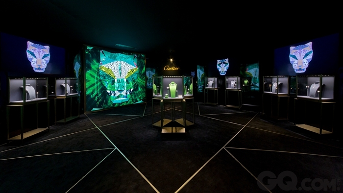 2014卡地亚全新猎豹系列作品尊享鉴赏“Le Story”展区，丰富的手稿与影像资料诉说猎豹传奇
