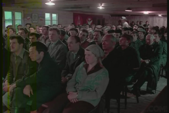 瓦依达的一些作品，如：《大理石人》和《铁人》被认为是反社会主义的。《大理石人》拍于1976年，电影讲述了50年代初期劳动英雄比尔库特遭受迫害的故事，本片曾在戛纳国际电影节上获得国际影评奖。