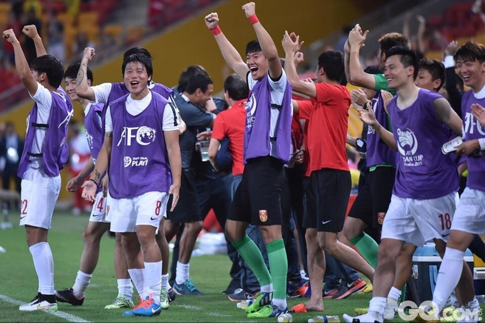 两队在首轮比赛中分别击败沙特和朝鲜，双方在国际A级赛上共交手过9次，中国队3胜1平5负处于下风。