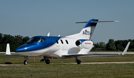 本田在2006年左右开始研发旗下首款私人飞机，在历经8年测试之后，也就是大约在2013年某个时候，开始量产这款飞机，现在已经进入交付前的测试阶段。