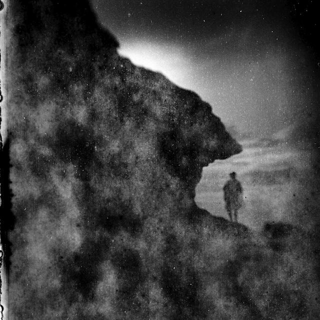 大赛第三名作品，“拐弯处”，摄影师James Rohan，照片拍摄于一处悬崖