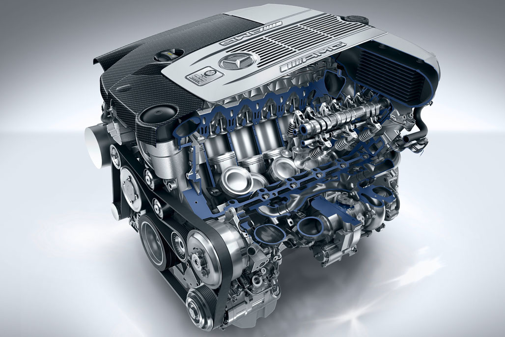 V8双涡轮增压发动机。
