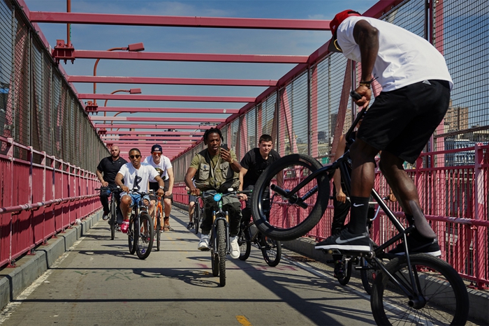 为庆祝G-Star纽约第五大道门店开业以及其在纽约与日俱增的影响力，Williams——与BMX专业骑手Nigel Sylvester、Austin Horse和Anthony Derosa等人一起参加了从威廉斯堡到第五大道的自行车骑行活动，并访问了沿线的G-Star各门店。该庆典举行的两个月前，Pharrell曾邀请媒体和友人参观其位于阿姆斯特丹的品牌总部：RAW Factory。