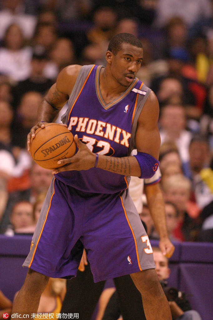 阿玛雷-斯坦德迈尔（Amar'e Stoudemire）：斯坦德迈尔的第一个高中学校是西恩山教会，后来转到了塞普雷斯-克里克高中2002年NBA选秀第一轮第九顺位被菲尼克斯太阳队选中，并当选2002-03赛季最佳新秀，也是NBA首位高中生最佳新秀。   