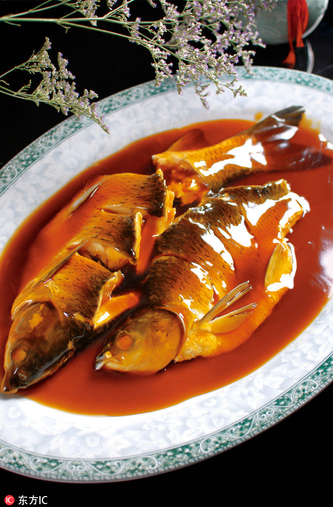 西湖醋鱼是杭州传统风味名菜