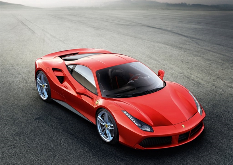Ferrari 488 GTB (2016)搭载3.9升V8双涡轮发动机，输出最大功率670马力，峰值扭矩760牛米，没有匹配混合动力的它显得很纯粹。
488 GTB (2016)自重1475公斤，从0加速到100只需3秒，极速为330公里/小时。