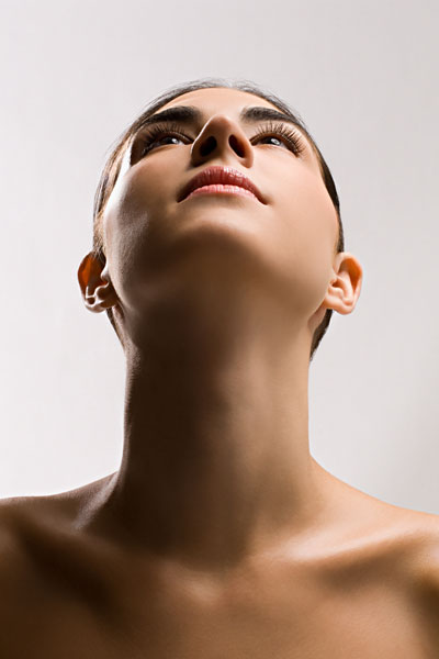 美颈攻略7招帮你预防顽固颈纹