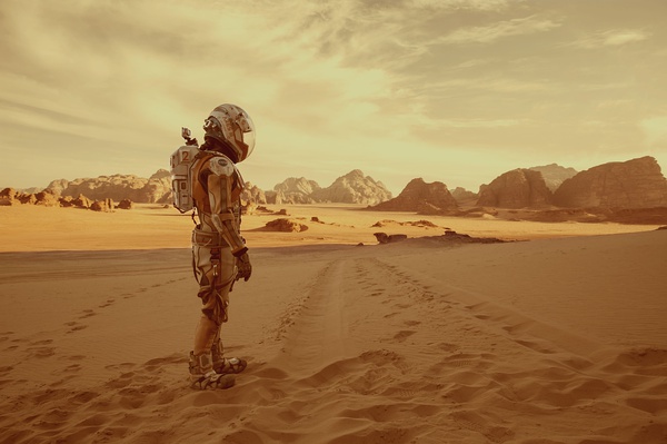 登陆火星只差一件性感的宇航服