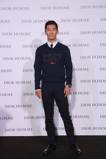 著名演员窦骁身着Dior Homme 2015 秋季系列亮相活动现场
