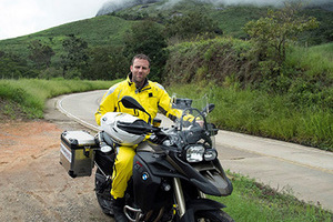 白锐匀：摩托车上的探险之旅