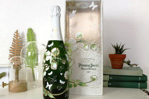 巴黎之花发布美丽时光2007年份限量版香槟