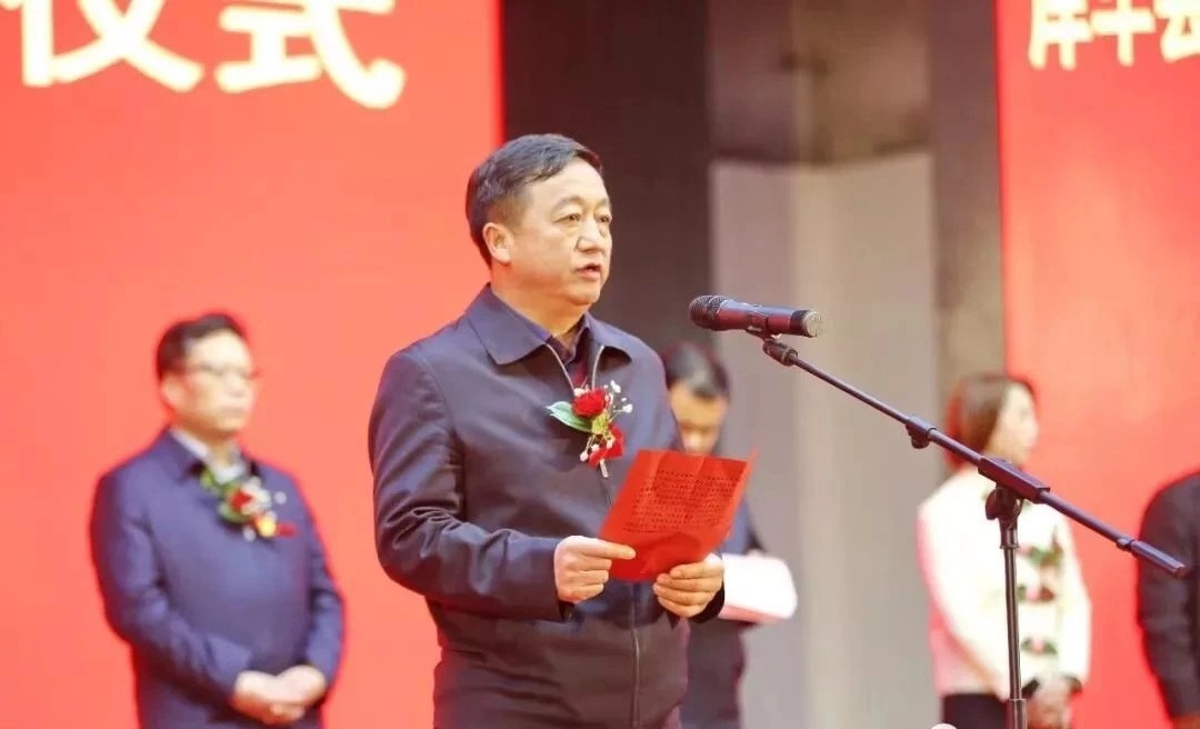 阿克苏地委委员,行署常务副专员梁峰源,地委委员,库车县委书记秦加友