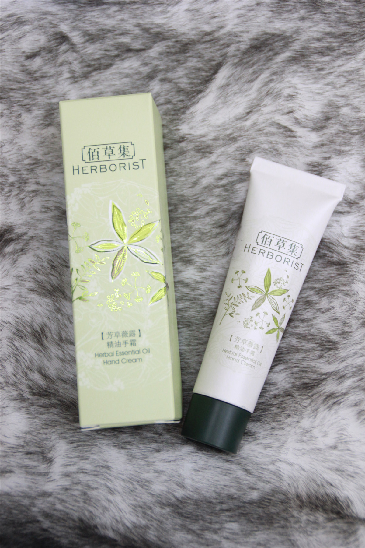 乱入的佰草集护手霜,尝试一下精油护手霜