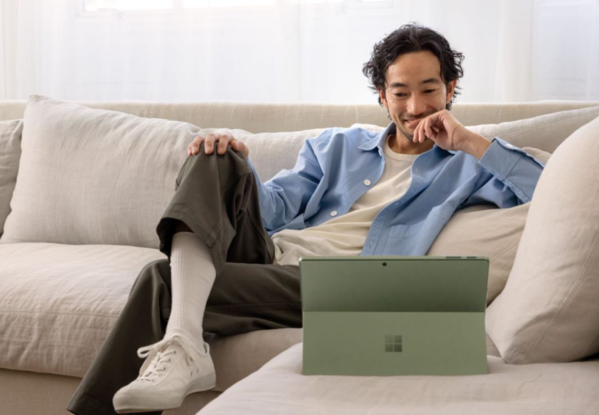 新年送什么？Surface Pro 9轻薄本绚丽登场，网友：薅！