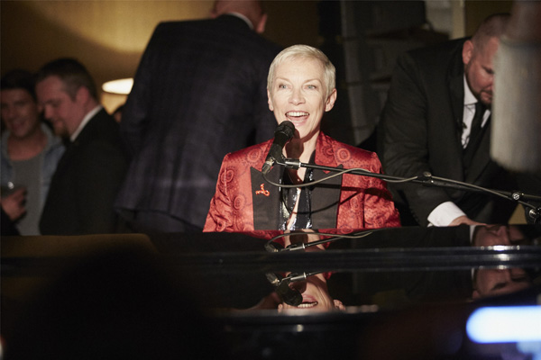 安妮蓝妮克丝annielennox将于由古驰承办的2017lacma艺术与电影盛典上