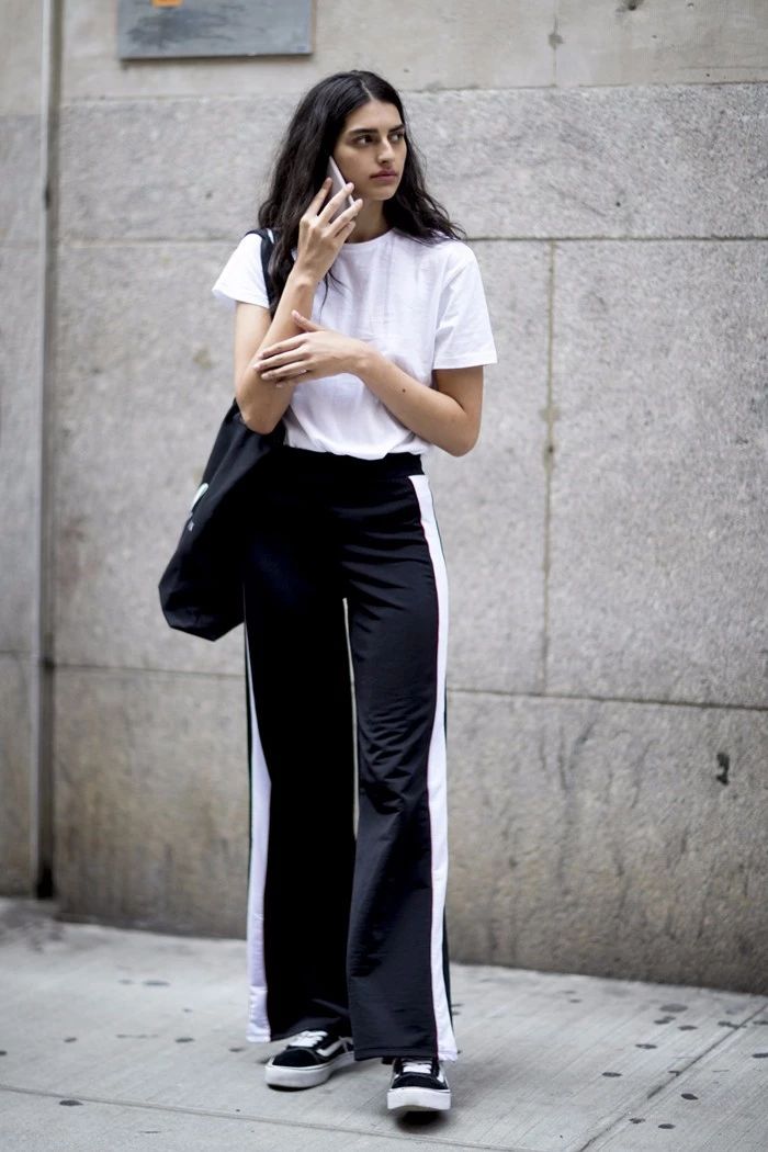 白t恤黑色阔腿裤