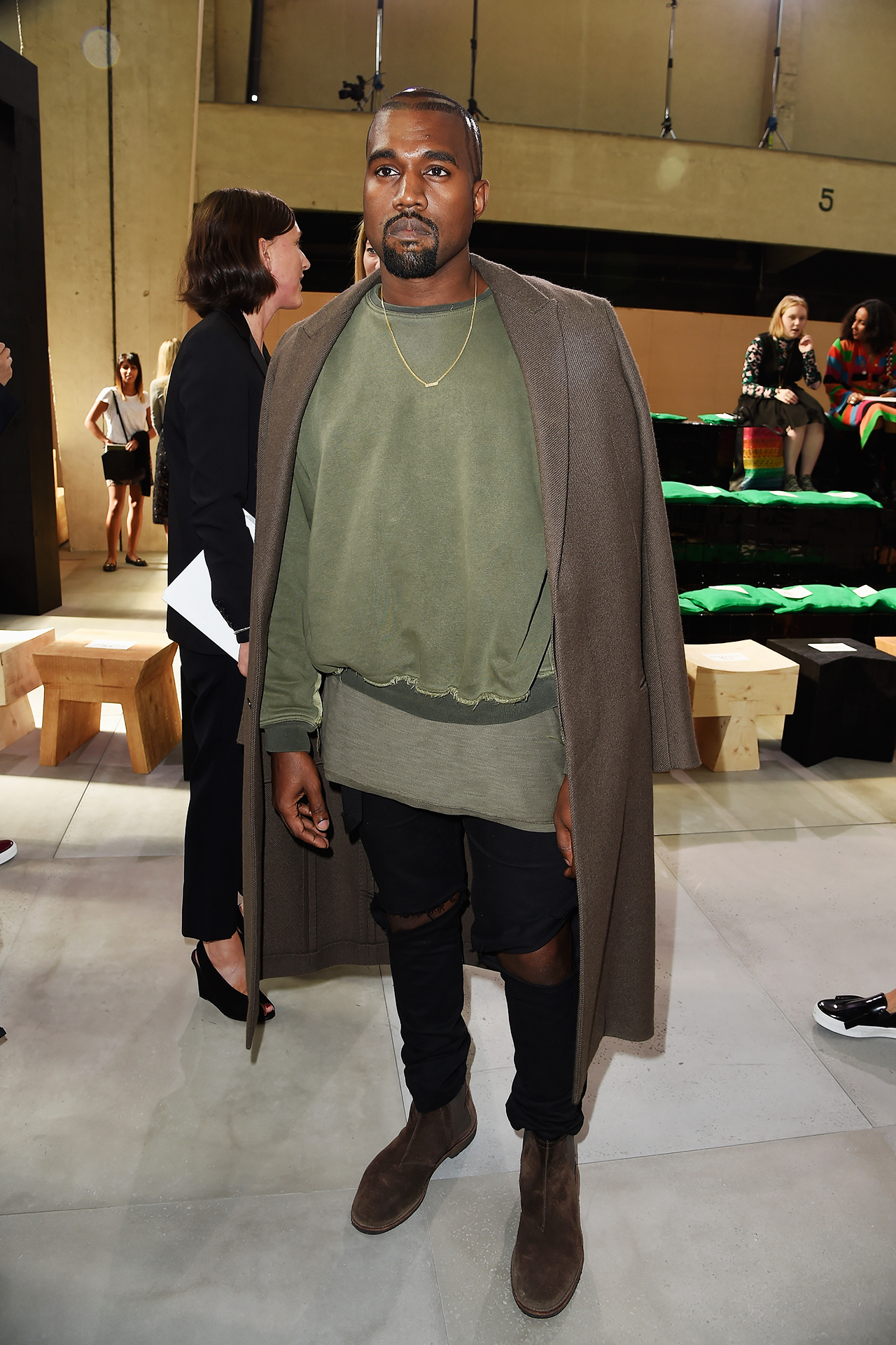 kanyewest衣服品牌图片