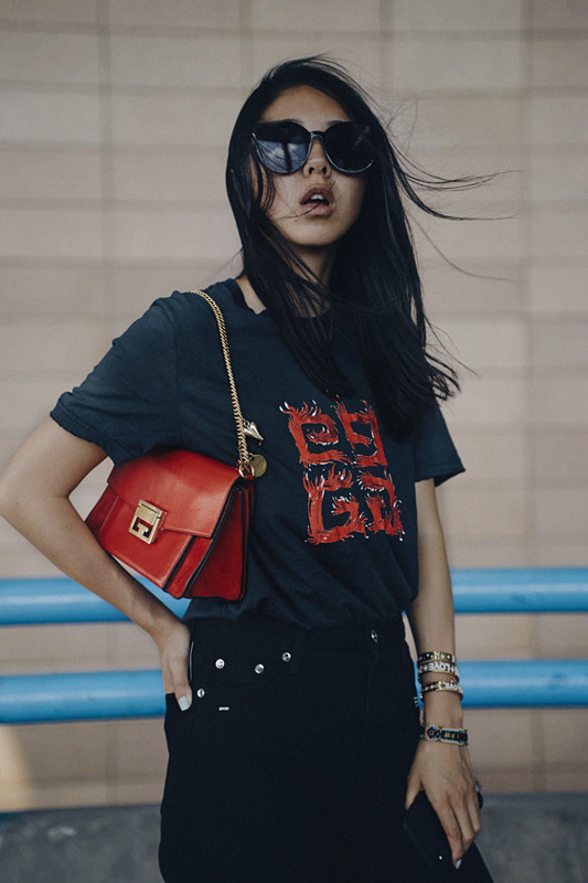 纪梵希推出2018七夕红色特别款gv3手袋