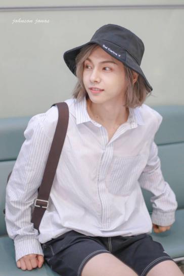 艺人机场首选必备单品seicarinay渔夫帽大火持续断货