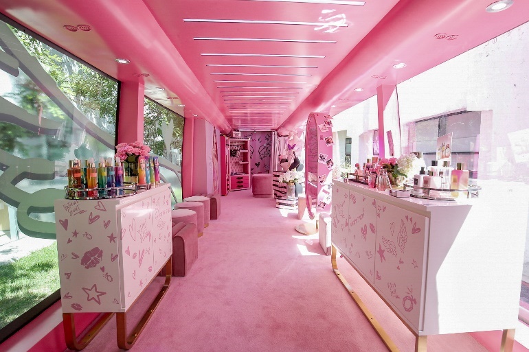 遇见内衣专家 ——"维密天使试衣间"活力启程