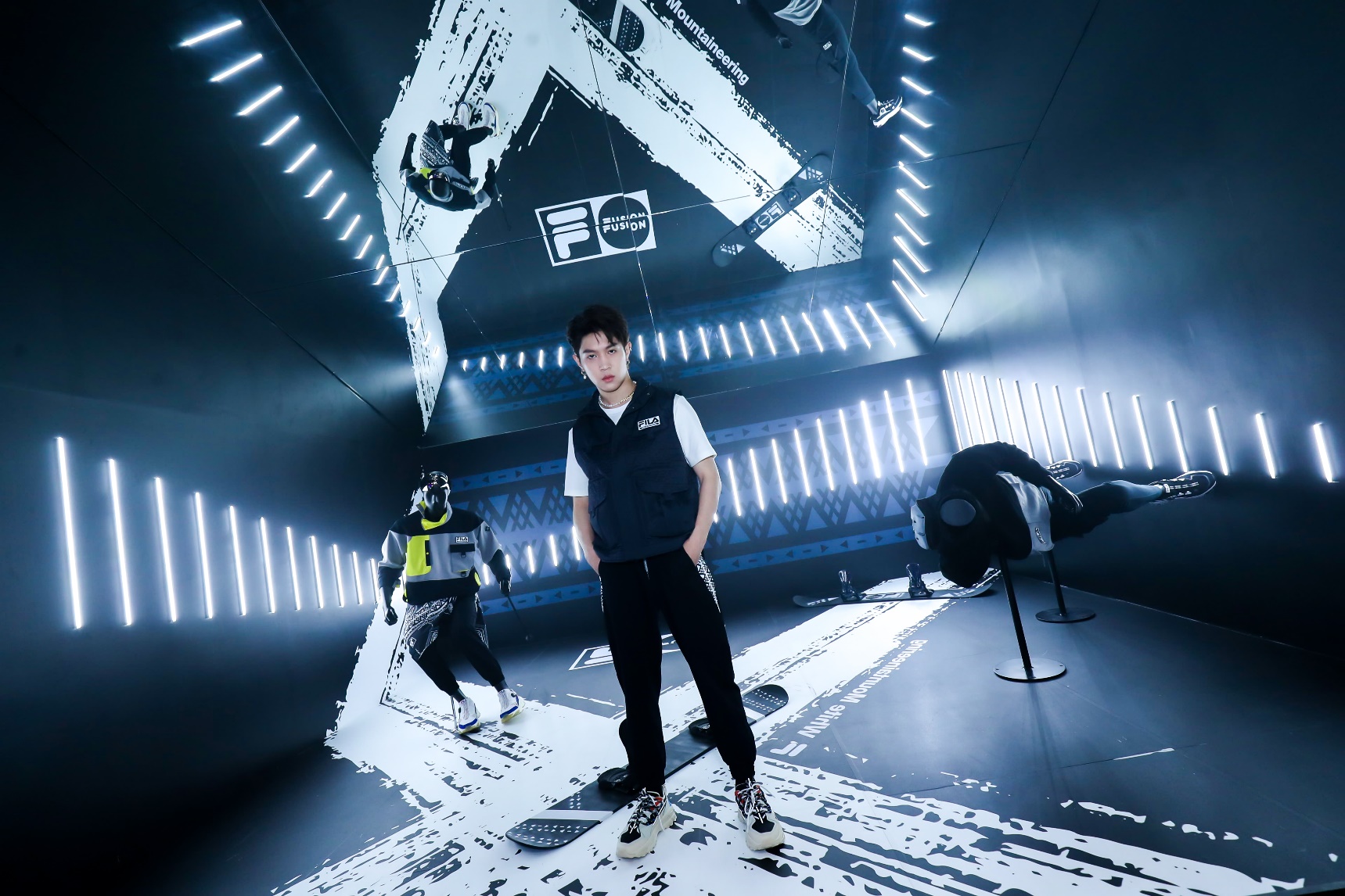 (从左至右依次为:fila fusion总经理赵光勋先生,fi